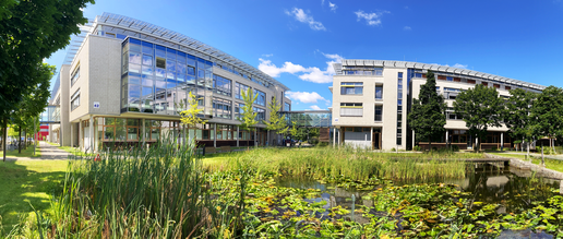 Das Bild zeigt die Häuser 41 und 42 im Innovationspark Wuhlheide.
